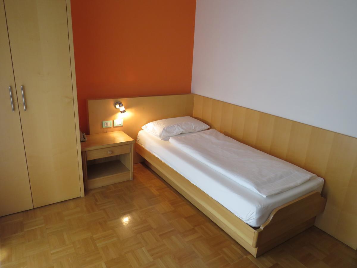 Hôtel Garni Domus Mea à Merano Extérieur photo